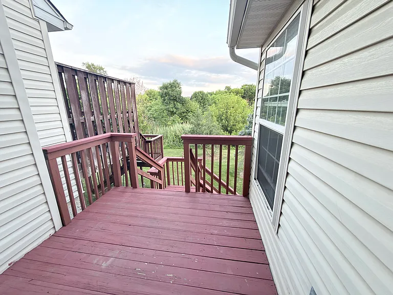 921 Bentley Ct — Photo 18