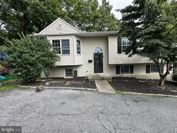 242 Elm St, Steelton, PA 17113