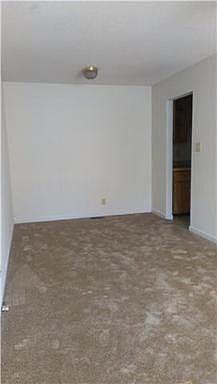 3rd image of 210 Beech St APT E