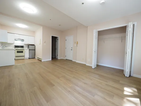 345 W 15th Ave, Vancouver, BC V5Y 1Y3
