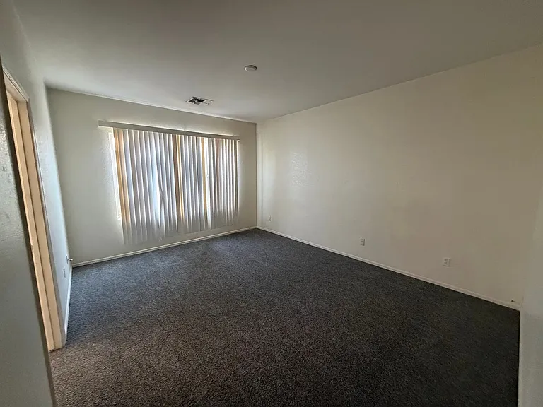 9401 W Berkeley Rd — Photo 12