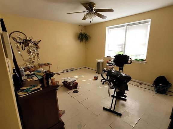 4th image of 1021 Lakeside Ave