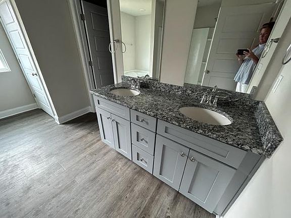 5th image of 18526 Elmwood Ct