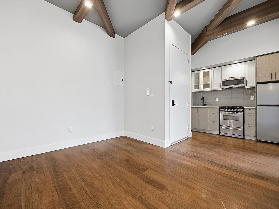 1st image of 533 Park Pl #2F