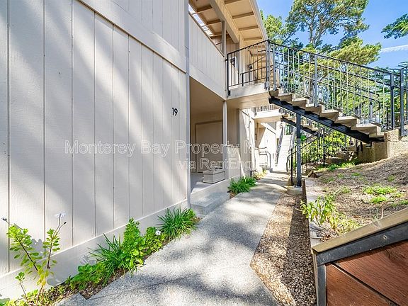 3rd image of 250 Forest Ridge Rd Unit 19