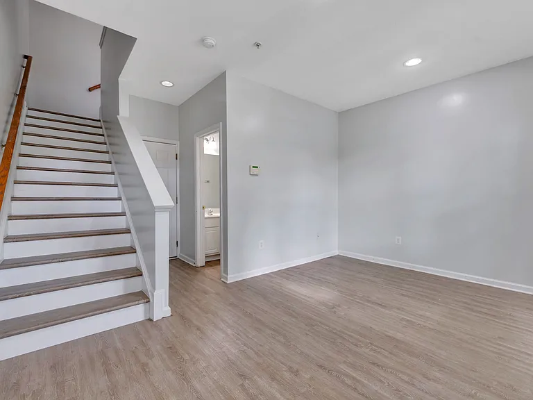 4287 S Capitol St SW — Photo 10