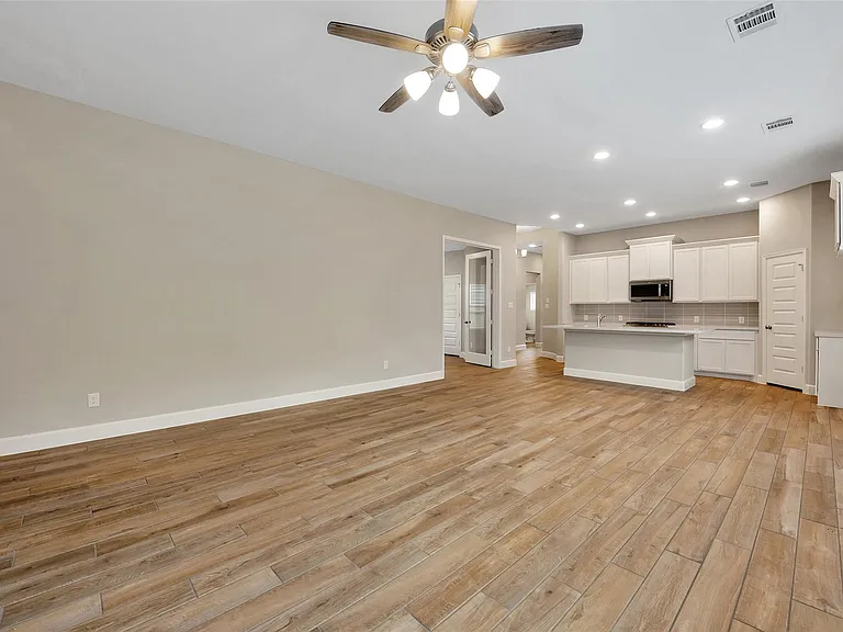 1328 Wicklow Forest St — Photo 17
