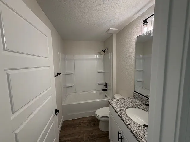 7 Locust Loop — Photo 10