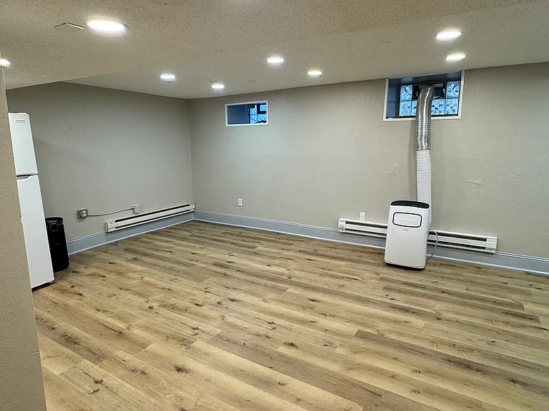 277 Aurora Ave #4 — Photo 3