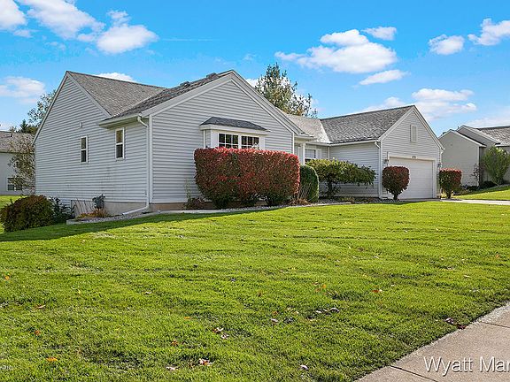 3rd image of 6926 Scott Woods Ct NE
