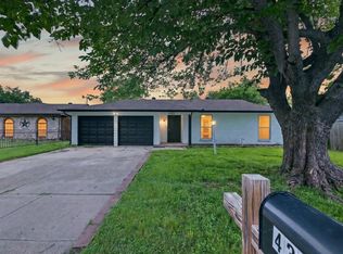 4325 Richard St, Forest Hill, TX 76119