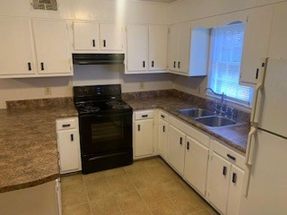 4th image of 6326 Hackberry Dr