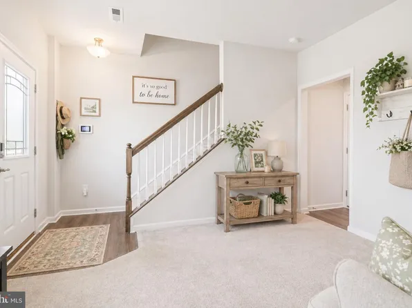 27 Sidney Ln, Stratford, NJ 08084