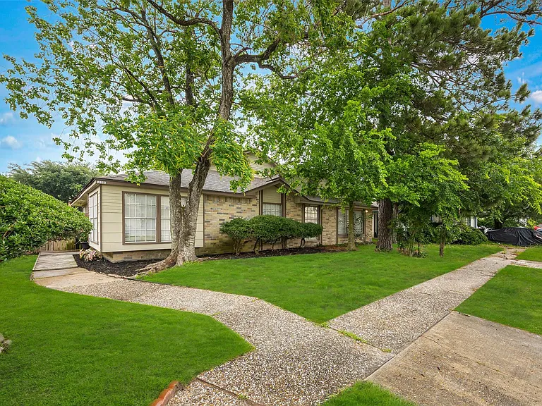 10066 Sharpton Dr — Photo 6