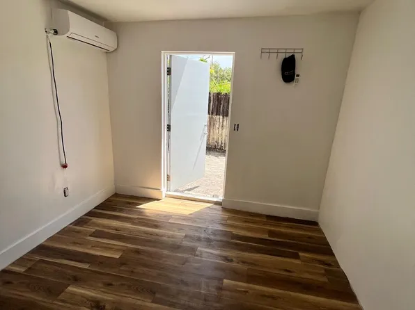 2431 NW 94th St, Miami, FL 33147
