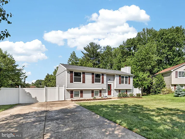 3806 Candlelight Ct — Photo 4