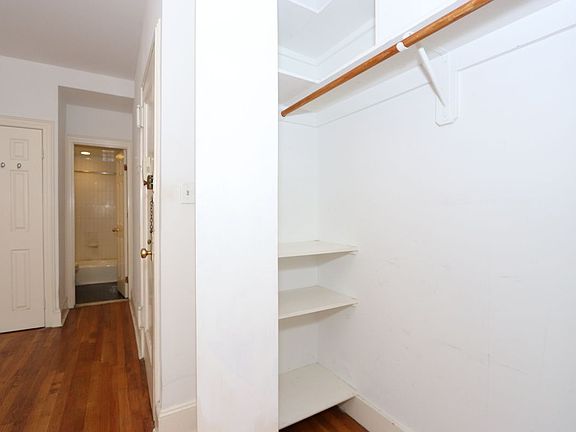 5th image of 353 12th St #18