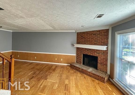 3rd image of 8052 Woodlake Dr #61