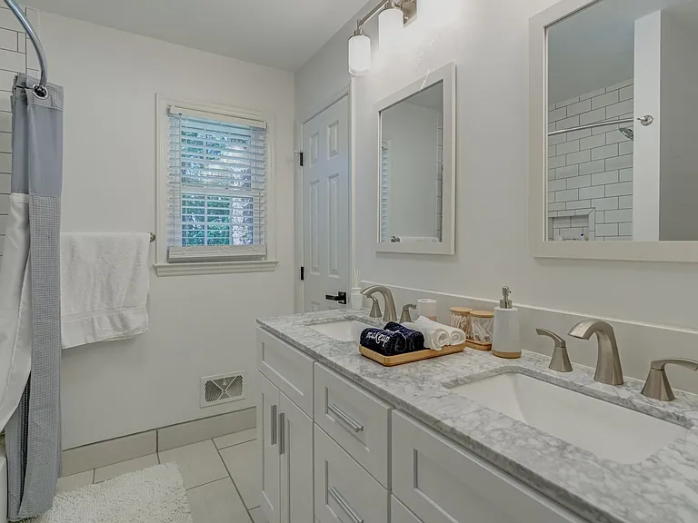 5600 Laniel Ct — Photo 23