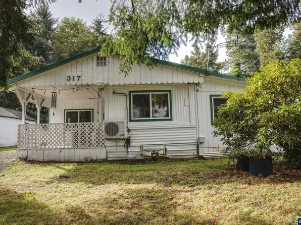 317 SE Swan Ave, Siletz, OR 97380