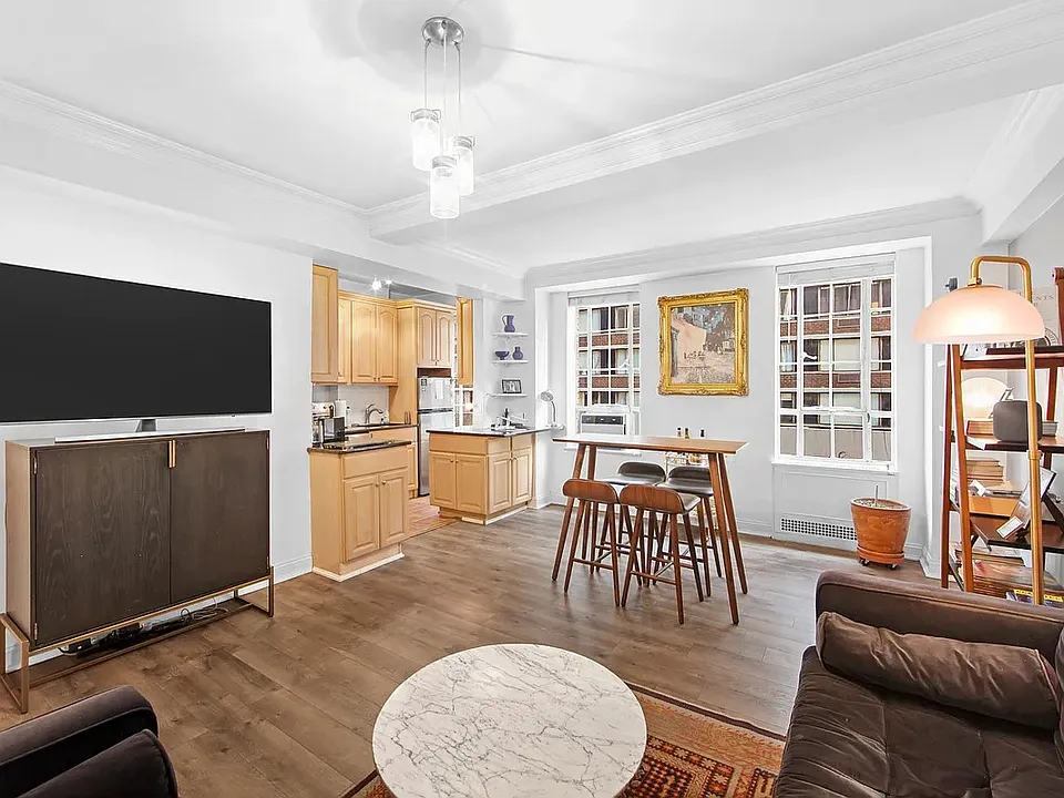 333 W 56th St #3E