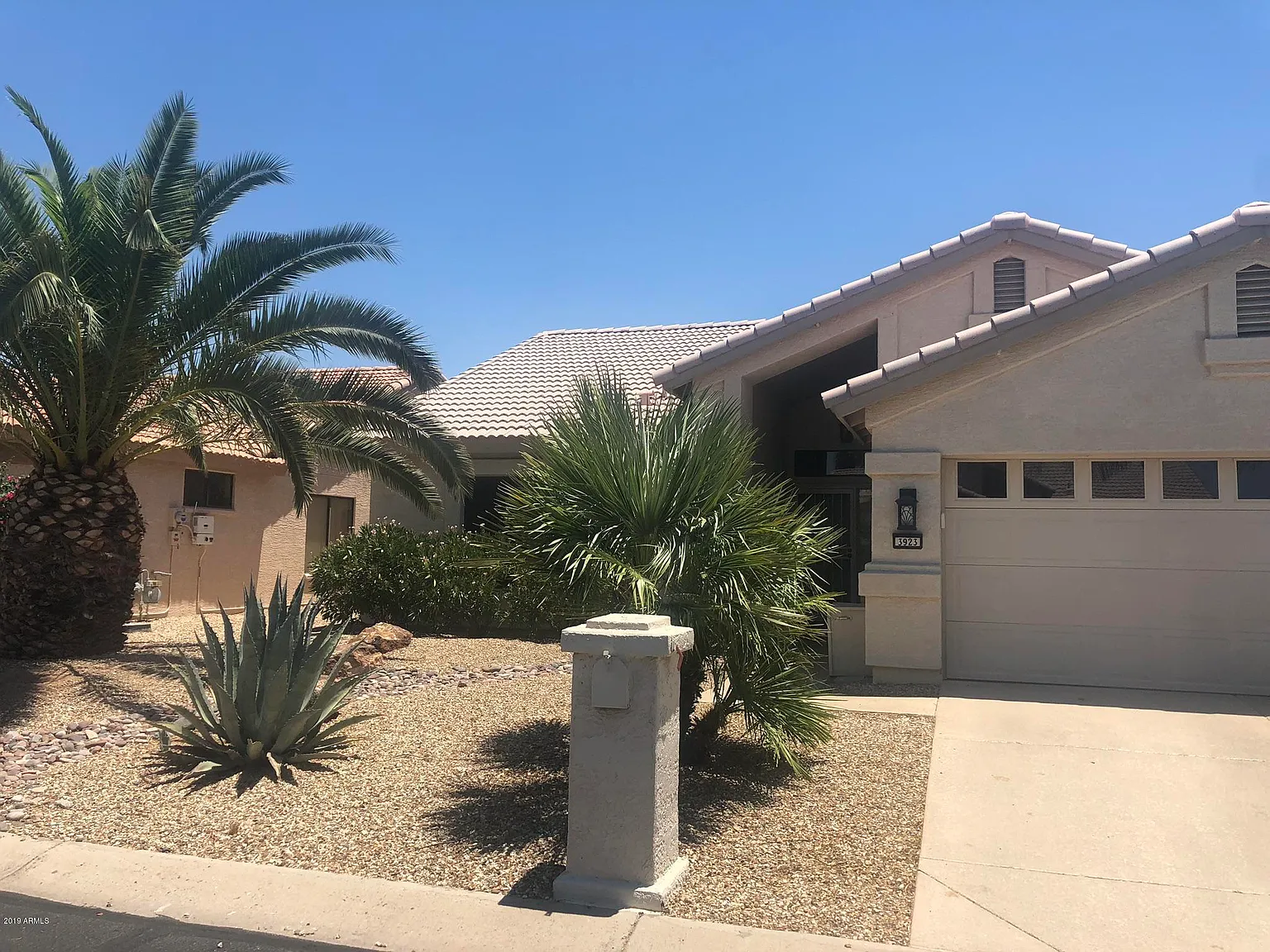 2 bed, 2.0 bath, 1445 sqft, $2,000 — Photo 1