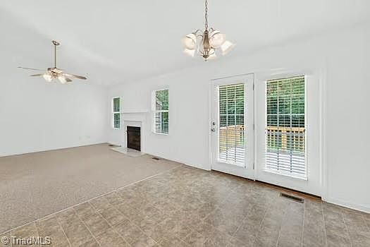 5th image of 3913 Level Plains Rd