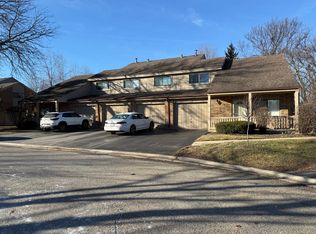 126 Potawatomi Trl, Lake Zurich, IL 60047