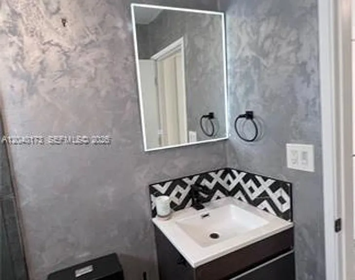 2425 SW 26th Ln #2425 — Photo 18