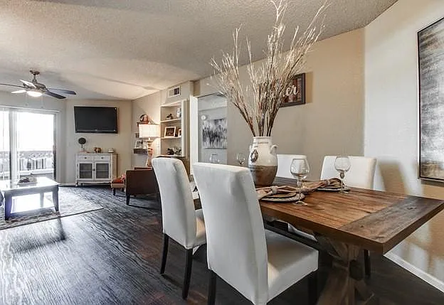La Estancia Apartments — Photo 3