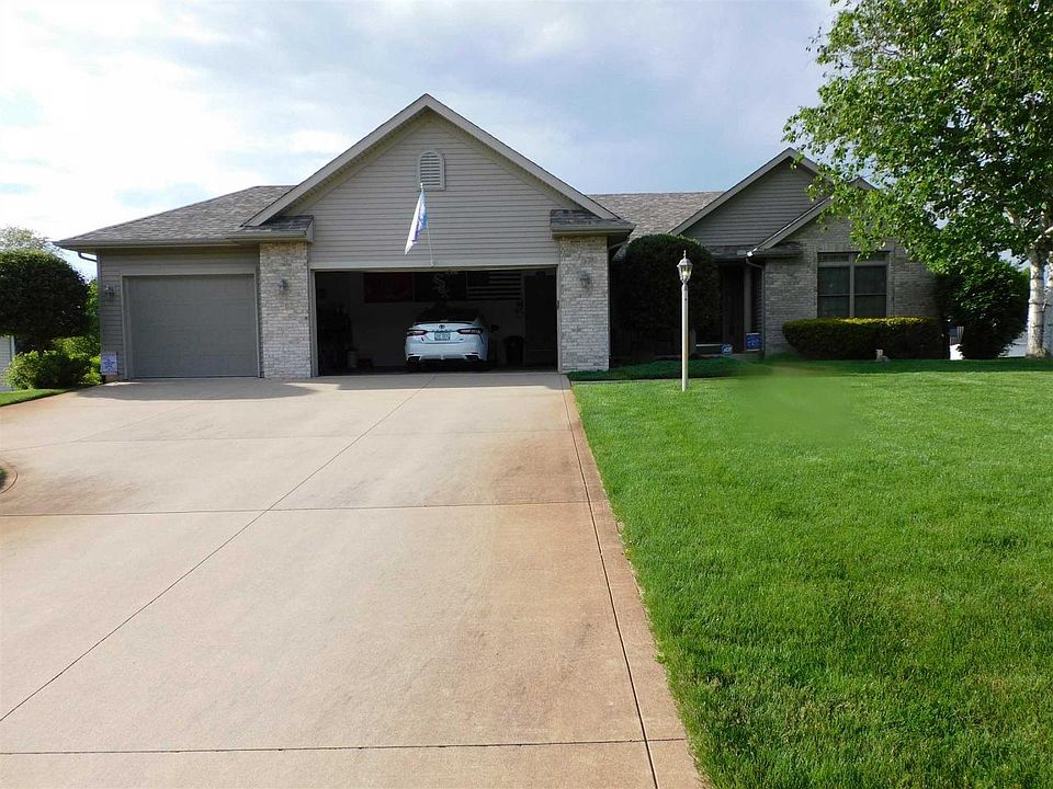 1st image of 19297 Country Creek Ct