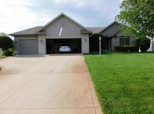 19297 Country Creek Ct, Goshen, IN 46528