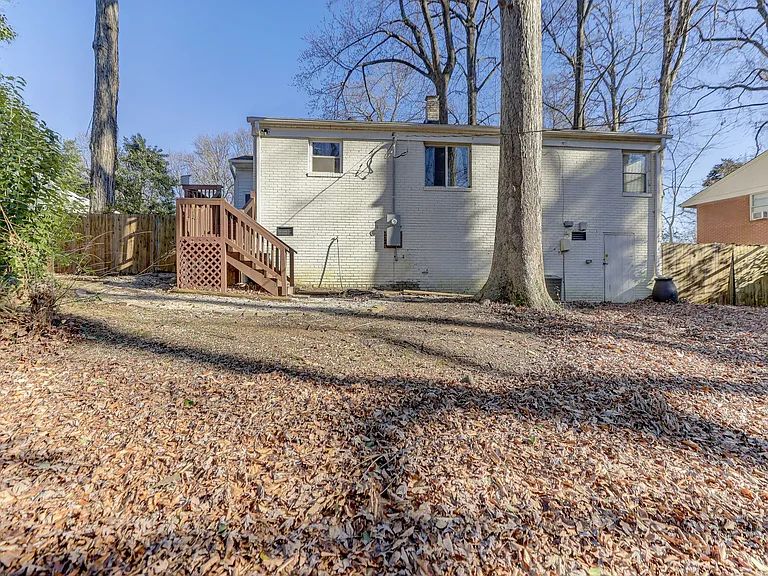 3325 Eastwood Dr — Photo 44