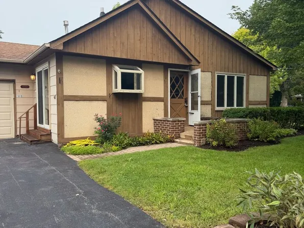 1811 Hazelwood Dr, Lindenhurst, IL 60046