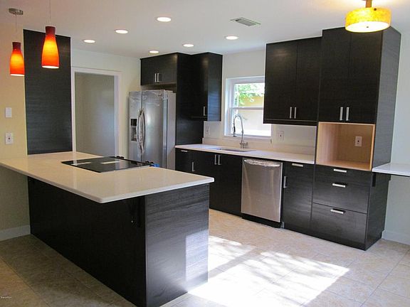 3rd image of 2795 Las Palmas Dr