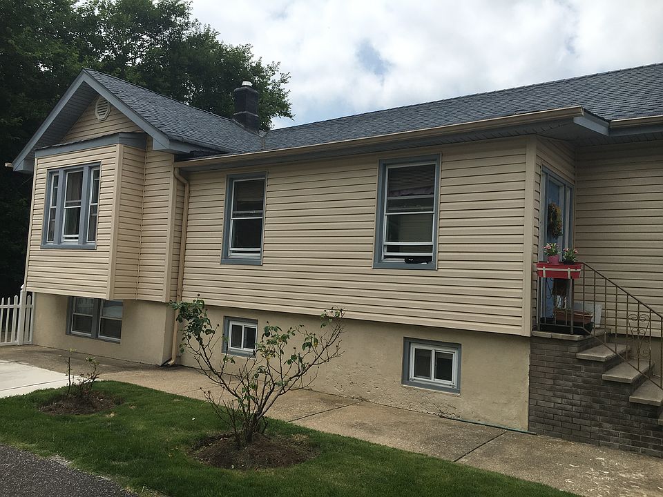 2nd image of 1012 Alexander Ave