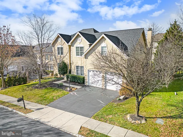 219 River Crest Dr, Phoenixville, PA 19460