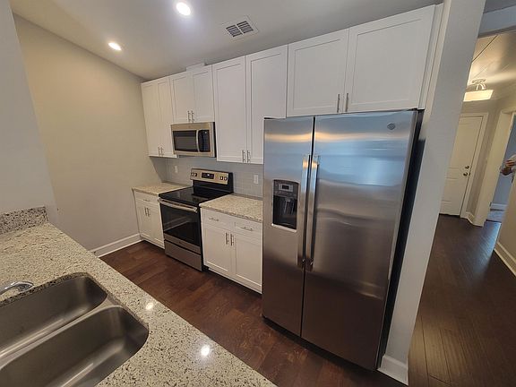 5th image of 927 Chase Creek Cir