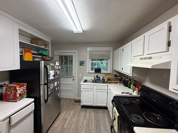 5th image of 306 N 11th St APT B