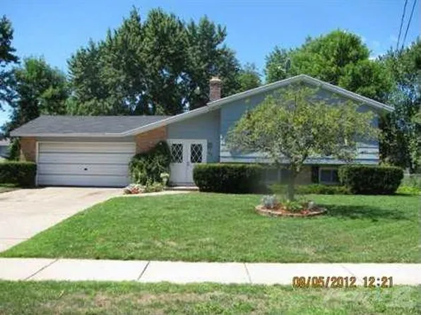 171 Anderson St NW, Sparta, MI 49345