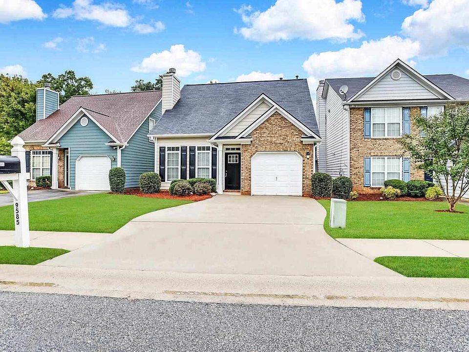 1st image of 9585 Lakeview Cir