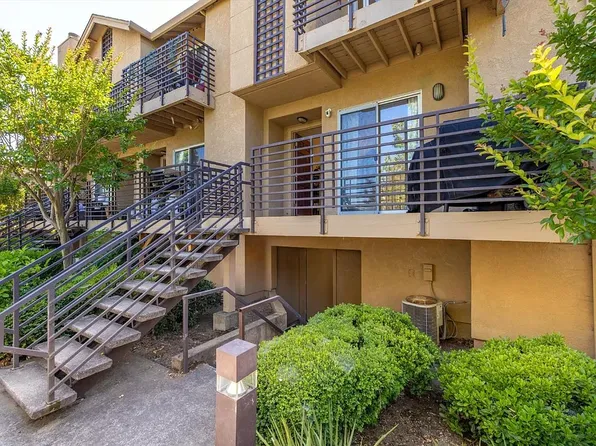 1198 Pear Tree Ln, Napa, CA 94558