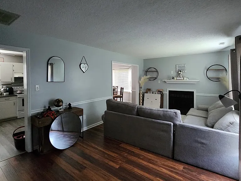 288 McCotter Blvd — Photo 2