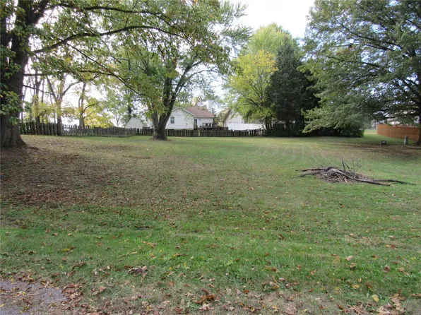 901 Tartuga Dr, Edwardsville, IL 62025