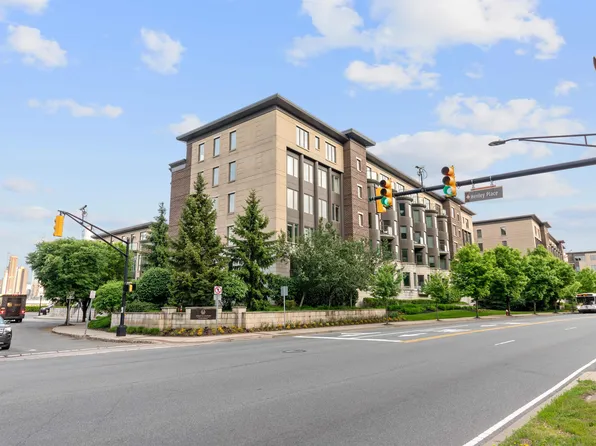 38 Oxford Landing image 21 of 22