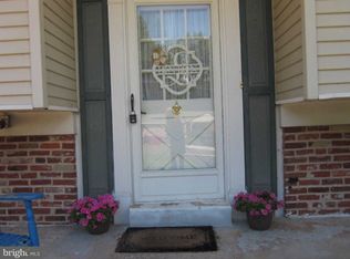 64 Skyline Dr, Audubon, PA 19403