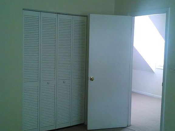 5th image of 2451 N Marshfield Ave #2