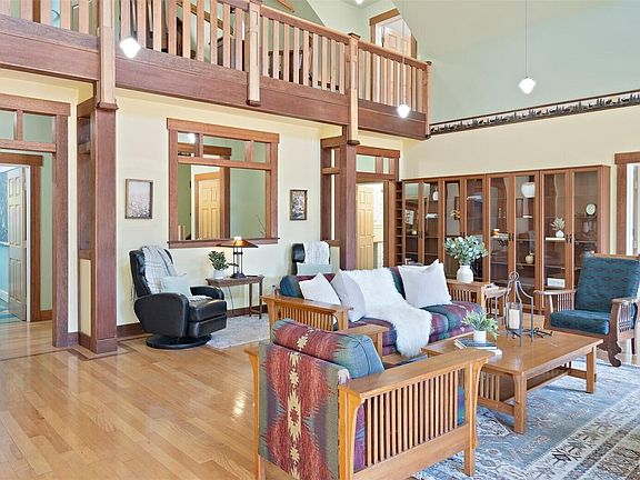 5th image of 10539 N Madison Avenue NE