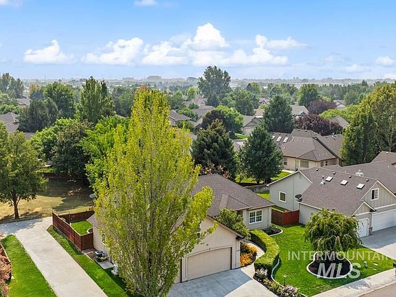2nd image of 2266 N Hickory Way