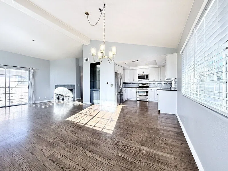 3 bed, 3.0 bath, 1273 sqft, $3,850 — Photo 3